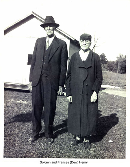 Frances Dew Henry (1857-1939) and Solomon Henry (1851-1942). Picture probably taken about 1937. Fran