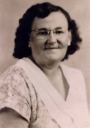 Susan Nanny Koonce Luman (29 Dec 1891 - 29 Oct 1952). Daughter of George Washington Koonce. She is b