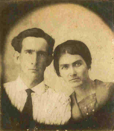 Mary E Dew (1889-1973) and William Gary Singleton (1889-1938).<br>Source: Mark Samborski, Anchorage 
